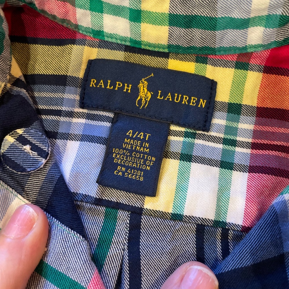 Button down shirts - Picture 2 of 7